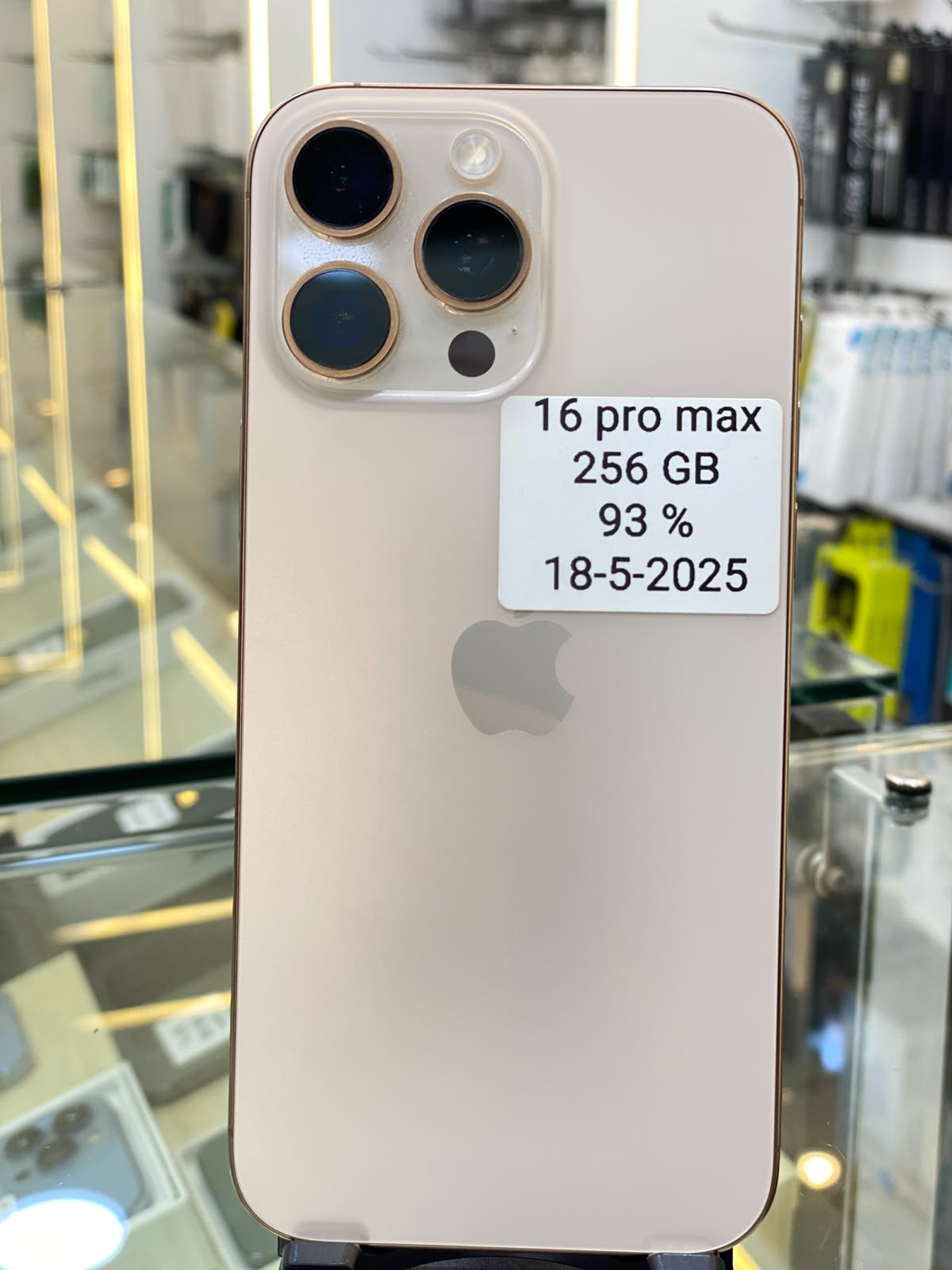 iPhone 16 Pro Max 256GB, 93% battery product thumbnail 2
