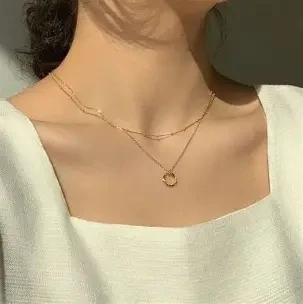 Women's Pendant Necklace product thumbnail 2