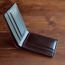 Classic Men’s Leather Wallet product thumbnail 2