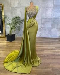Luxury Evening Dress product thumbnail 2