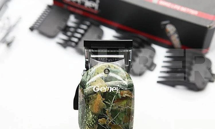 GEEMY GM-1018 Zero Adjustable Professional Rechargeable Hair trimmer product thumbnail 3